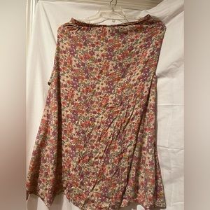 Patterned ruffled slit skirt